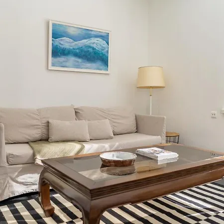 Apartment Spacious In Vibrant Kallio